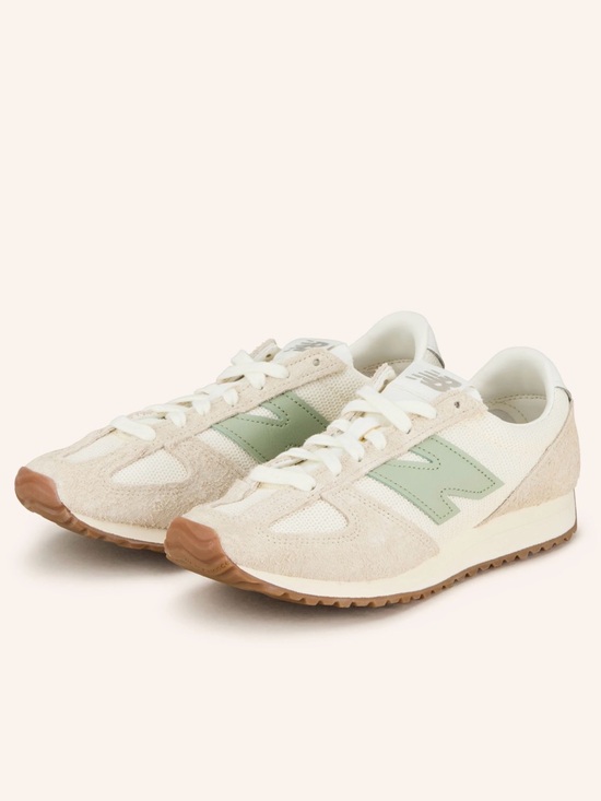 New Balance Shoes - New Balance Women’s 471 Beige Green Runner Sneakers - SIZE 8 Womens/6.5 Unisex